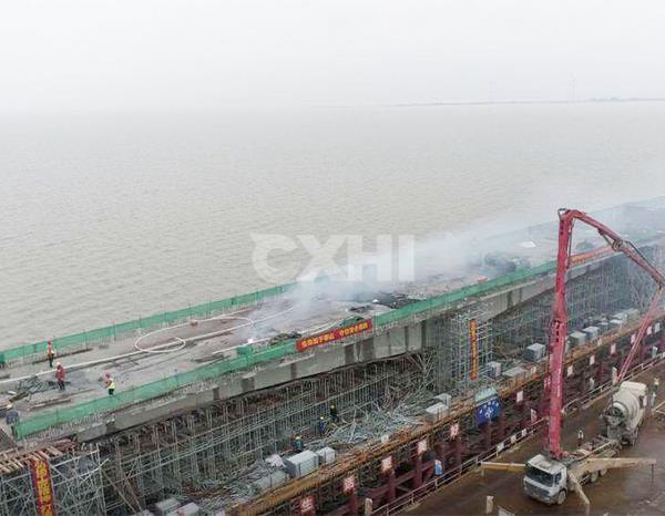 橋梁大事：常泰大橋2號墩首節(jié)鋼圍堰吊裝就位、黃湖大橋主橋合龍